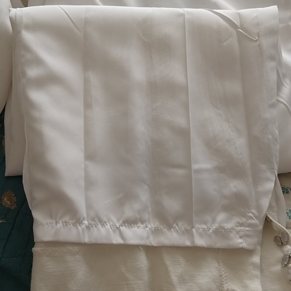 Ruby Rd Women's Capris Pants. - Picture 8 of 8